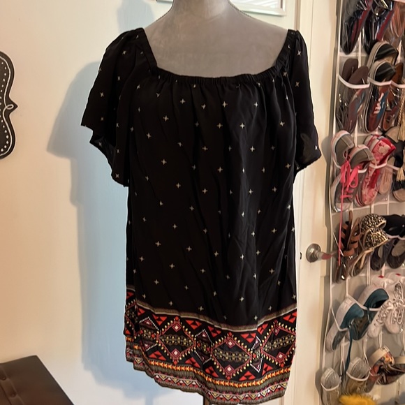 Torrid Plus Size Aztec Border Print Challis Off The Shoulder Blouse - Picture 5 of 5